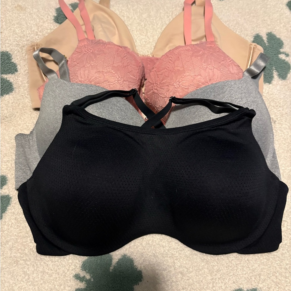 Lot of 4 Bras Sizes 38D and 40 D